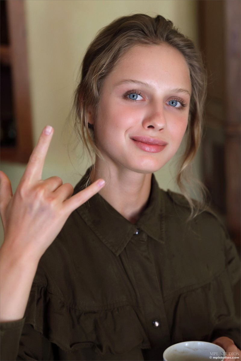 1s1R0t9W6a9M_fapit_cc_001598c1f67e5f56817.jpg