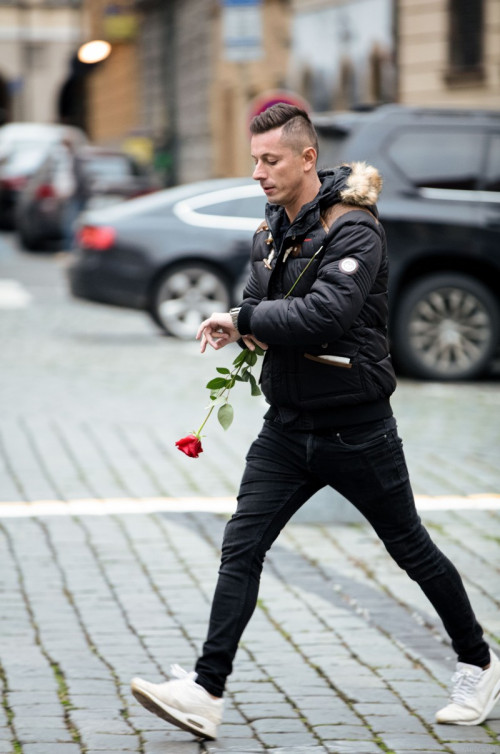 1z5W8r7D1a8L fapit cc 001