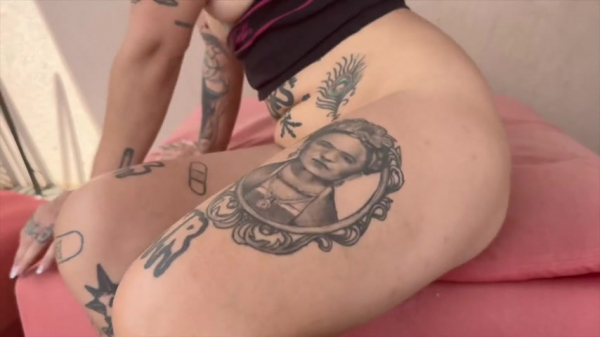 NEW JacquieEtMichelTV – Mathilda – 33, dreamed of action